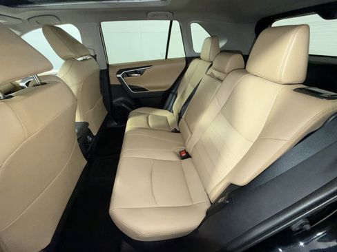 Used 2021 Toyota RAV4 Limited image 25