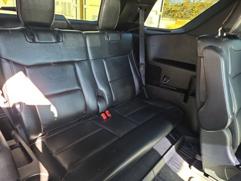 Used 2020 Ford Explorer ST w/ ST Street Pack image 27