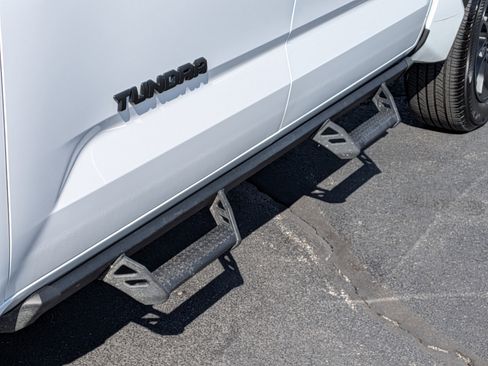 Used 2022 Toyota Tundra SR5 w/ SR5 Convenience Package image 10