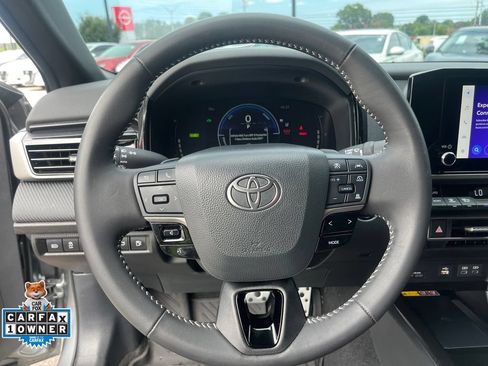 Used 2026 Toyota Camry SE FWD image 25