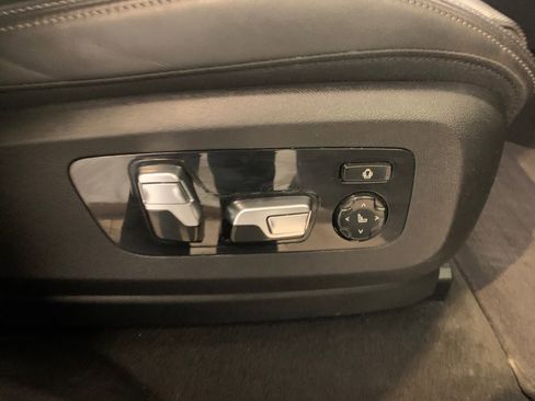 Used 2023 BMW X6 M50i w/ Executive Package image 91