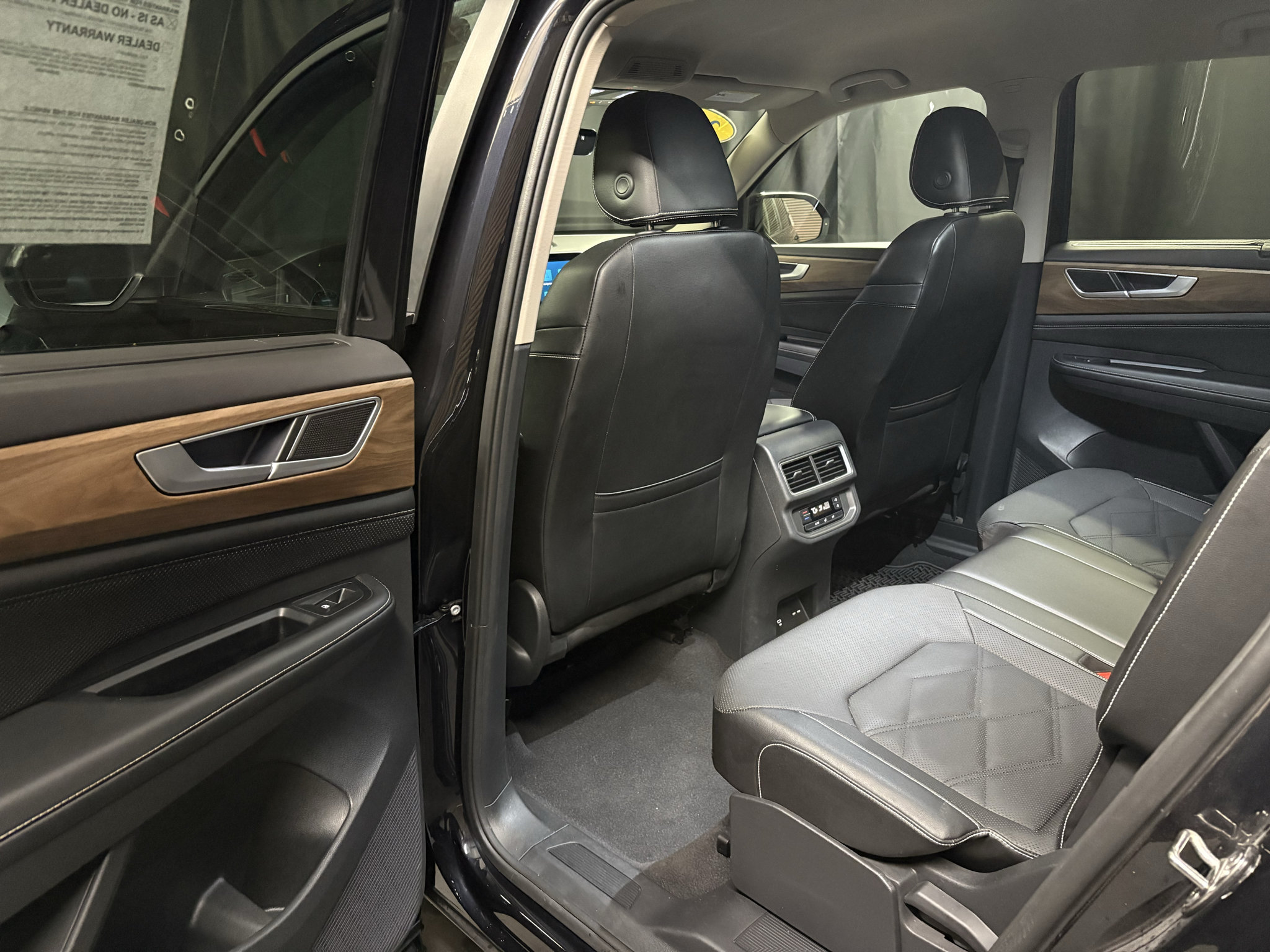 Used 2024 Volkswagen Atlas SE FWD image 22