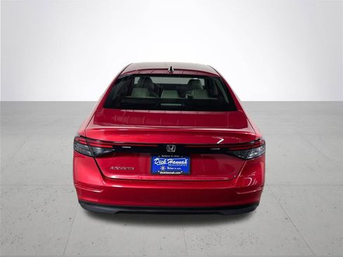 Certified 2025 Honda Accord SE image 8