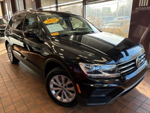 Used 2020 Volkswagen Tiguan S image 1