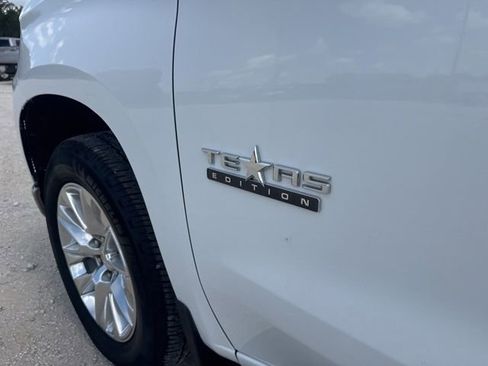 Used 2022 Chevrolet Silverado 1500 LTZ AWD/4WD image 10