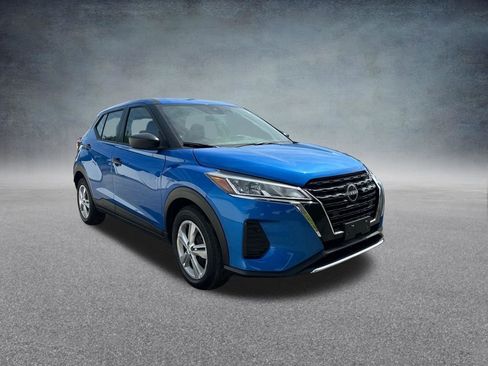 Used 2025 Nissan Kicks Play S FWD image 8