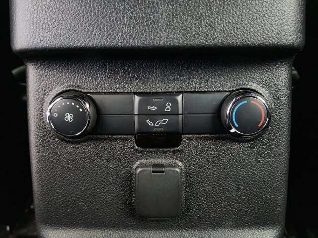 Used 2017 Ford Explorer XLT w/ Equipment Group 201A AWD/4WD image 23