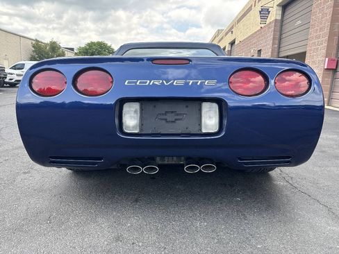 Used 2004 Chevrolet Corvette Convertible w/ Preferred Equipment Group RWD image 19