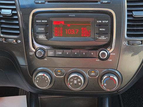 Used 2018 Kia Forte LX image 19