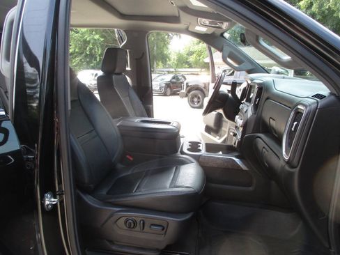 Used 2022 GMC Sierra 3500 Denali w/ Denali Ultimate Package AWD/4WD image 32