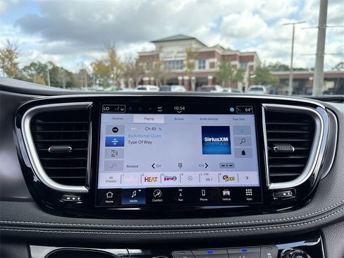 New 2026 Chrysler Pacifica Select image 22