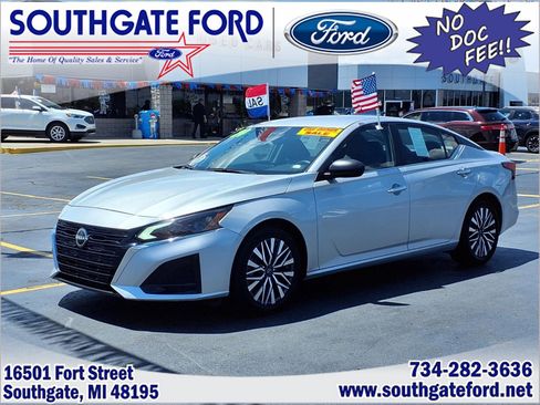 Used 2024 Nissan Altima 2.5 SV FWD image 1