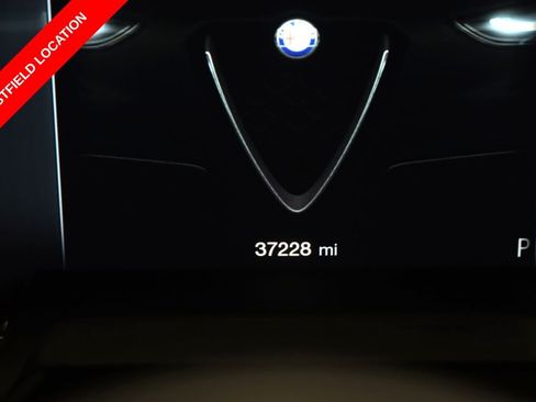 Used 2024 Alfa Romeo Stelvio Ti AWD/4WD image 38