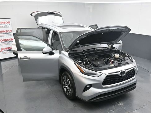 Used 2023 Toyota Highlander XLE image 41