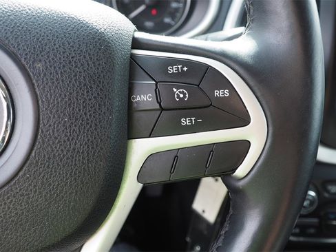 Used 2014 Jeep Cherokee Latitude w/ Cold Weather Group image 25