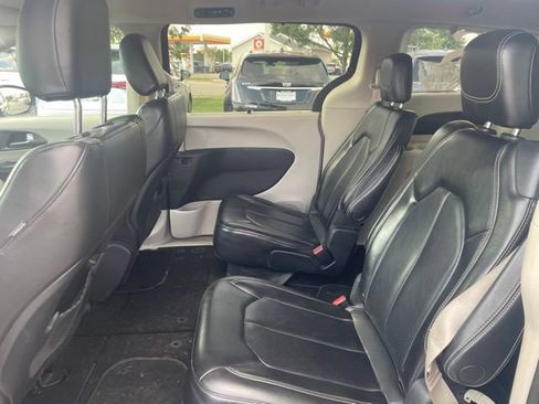 Used 2020 Chrysler Voyager Lxi FWD image 8
