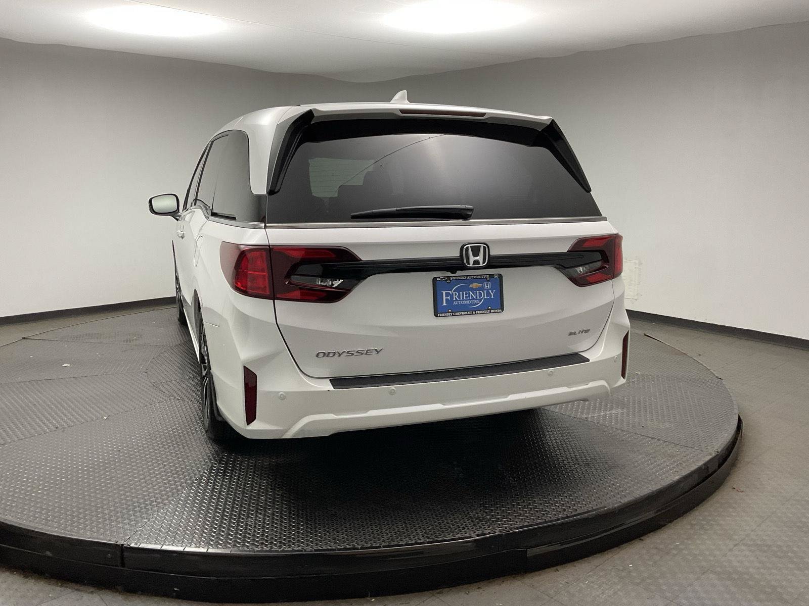 Used 2025 Honda Odyssey Elite image 5