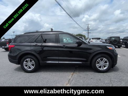 Used 2023 Ford Explorer XLT AWD/4WD image 6