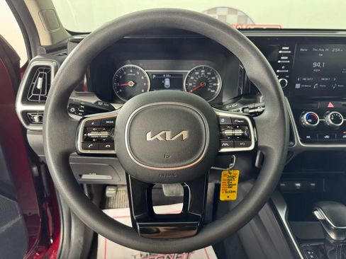 Used 2023 Kia Sorento LX FWD image 13