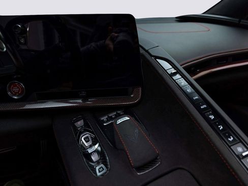 Used 2024 Chevrolet Corvette Z06 image 25