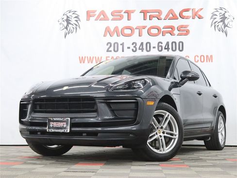 Used 2022 Porsche Macan AWD/4WD image 2
