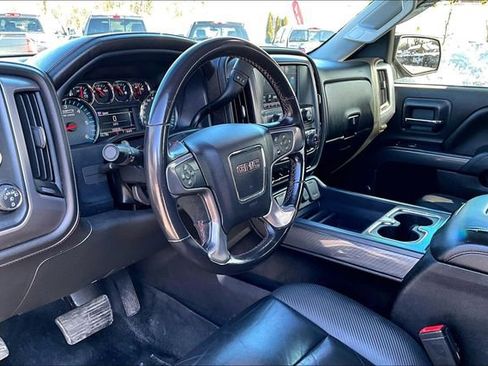Used 2018 GMC Sierra 1500 SLT w/ Black Pack image 11