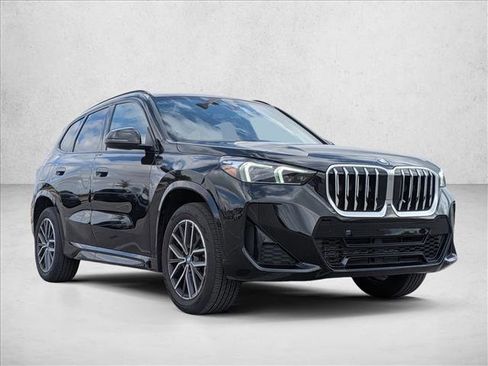 Used 2025 BMW X1 xDrive28i image 3