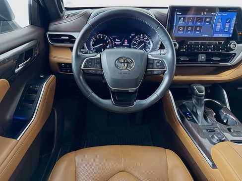 Used 2020 Toyota Highlander Platinum AWD/4WD image 24