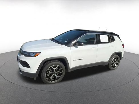 Used 2025 Jeep Compass Limited AWD/4WD image 7
