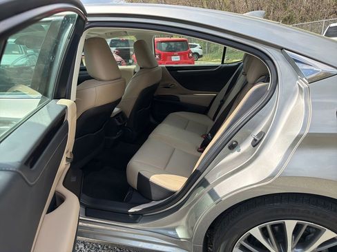 Used 2020 Lexus ES 350 w/ Premium Package image 9