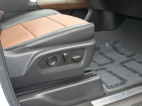 Used 2024 Chevrolet Silverado 1500 High Country image 54