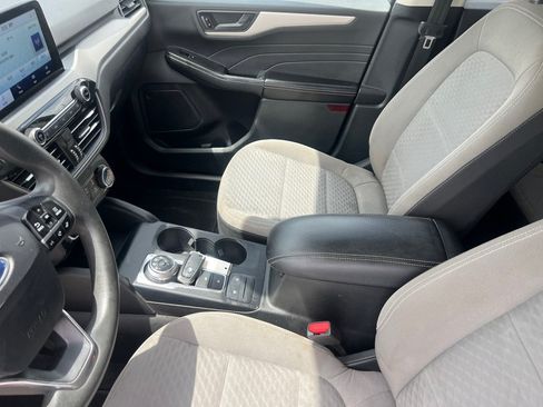 Used 2022 Ford Escape SE FWD image 13