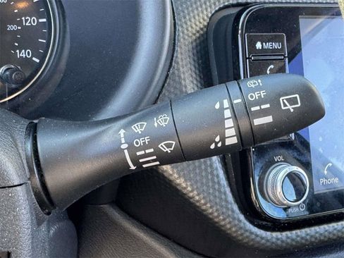 Used 2021 Nissan Kicks SV image 23