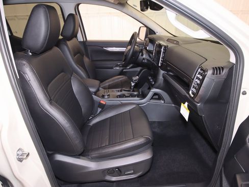 New 2025 Ford Ranger Lariat w/ Black Appearance Package image 16