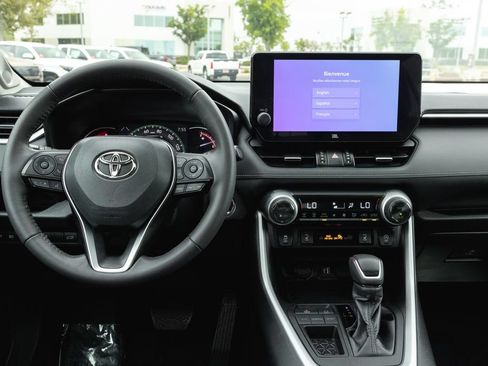 Used 2023 Toyota RAV4 XLE Premium FWD image 28