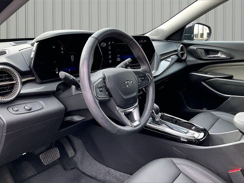 Used 2024 Chevrolet Trax ACTIV w/ Driver Confidence Package image 4