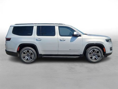 Used 2022 Jeep Wagoneer Series III AWD/4WD image 7