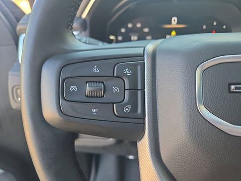 Used 2024 GMC Yukon XL Denali image 7