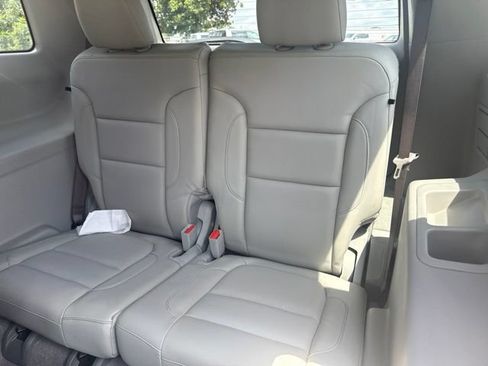 Used 2017 GMC Acadia SLT FWD image 16