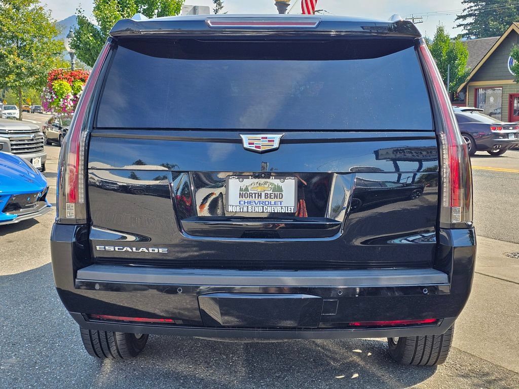 Used 2020 Cadillac Escalade Premium Luxury w/ Escalade Sport Edition AWD/4WD image 6