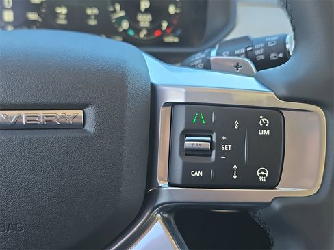 New 2026 Land Rover Discovery Limited Edition image 20