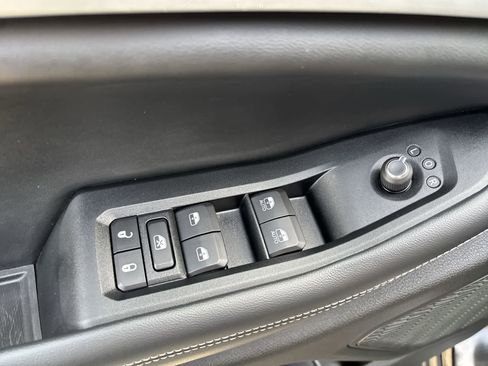 Used 2023 Jeep Grand Cherokee Limited AWD/4WD image 9