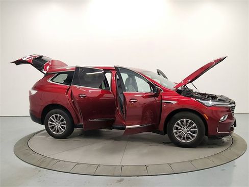 Used 2024 Buick Enclave Premium image 16