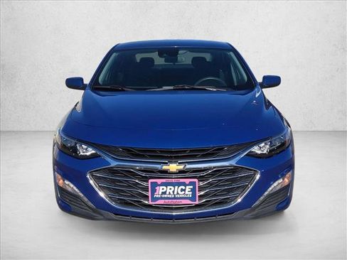 Used 2023 Chevrolet Malibu LT image 2