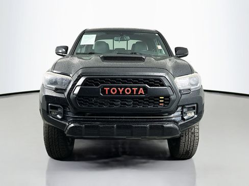 Used 2017 Toyota Tacoma TRD Off-Road AWD/4WD image 2