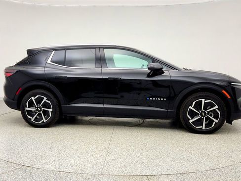 Used 2026 Chevrolet Equinox EV LT image 4