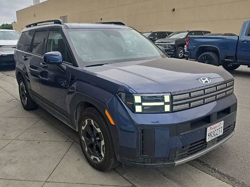 Used 2025 Hyundai Santa Fe SEL image 2