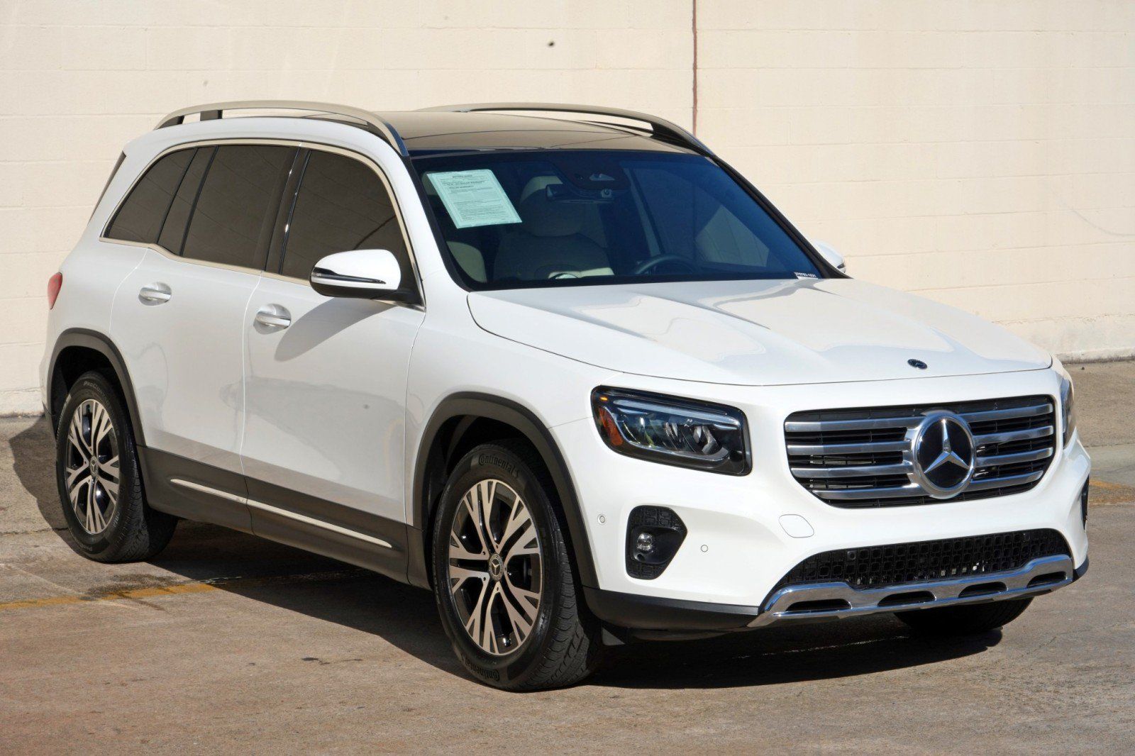 Used 2024 Mercedes-Benz GLB 250 w/ Exclusive Package image 59