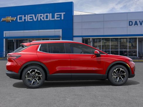 New 2026 Chevrolet Equinox EV LT image 5