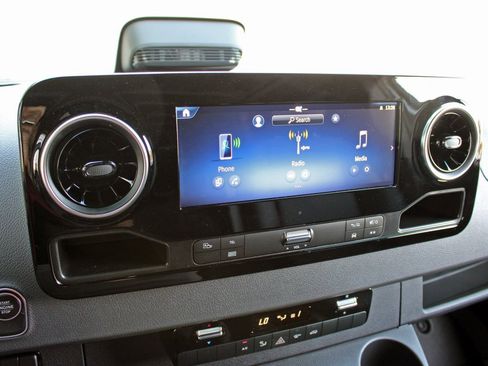 Used 2025 Mercedes-Benz Sprinter 2500 image 16